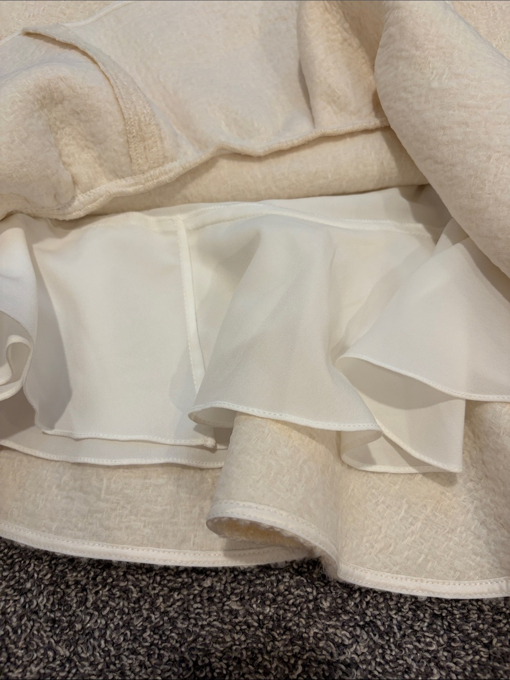 BRAND NEW WITH TAG Sandro Cream Textured Ruffle Hem Skirt - Picture 6 of 7